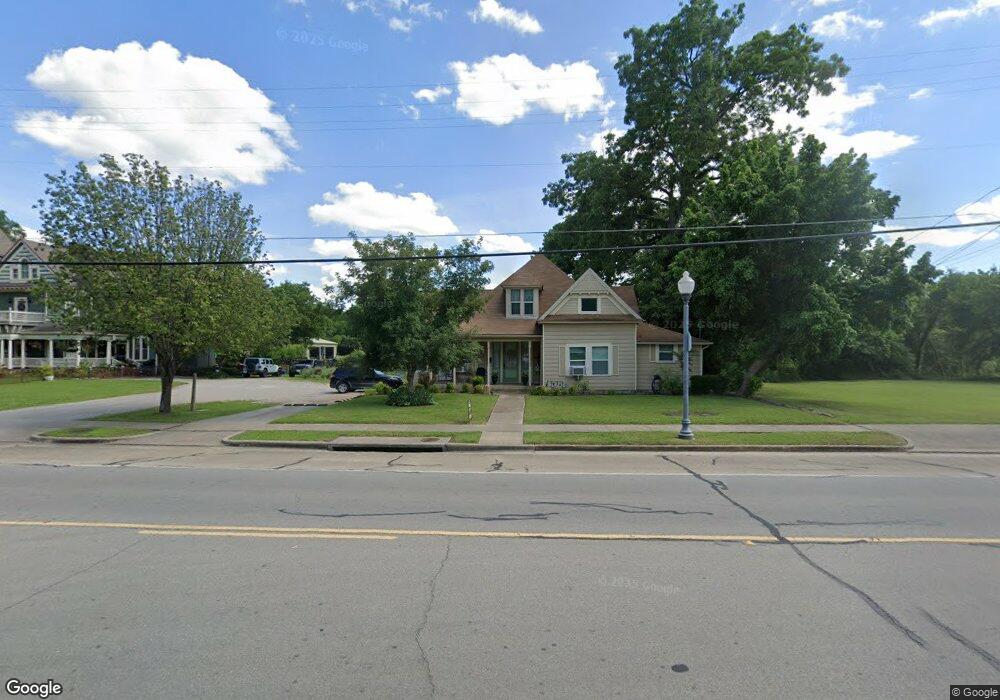 403 W Sam Rayburn Dr, Bonham, TX 75418 - photo 1