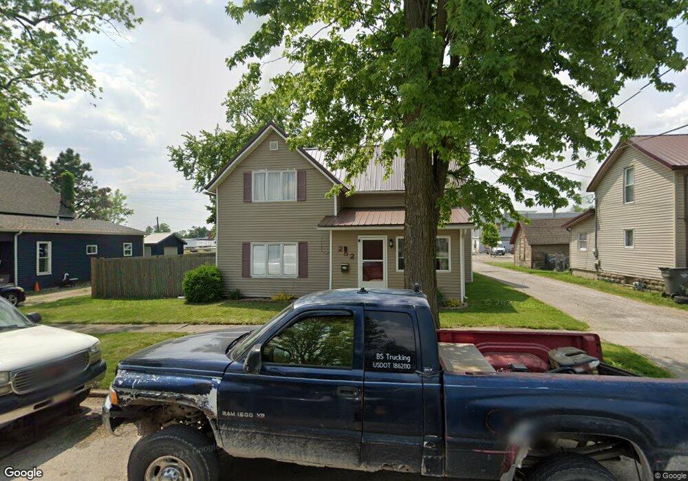 252 S Summit St unit In-town Nappanee, Nappanee, IN 46550 - photo 1