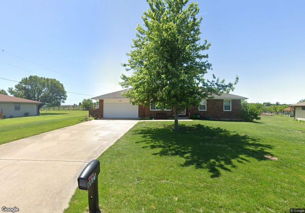 8621 SW 27th St, Topeka, KS 66614 - photo 1