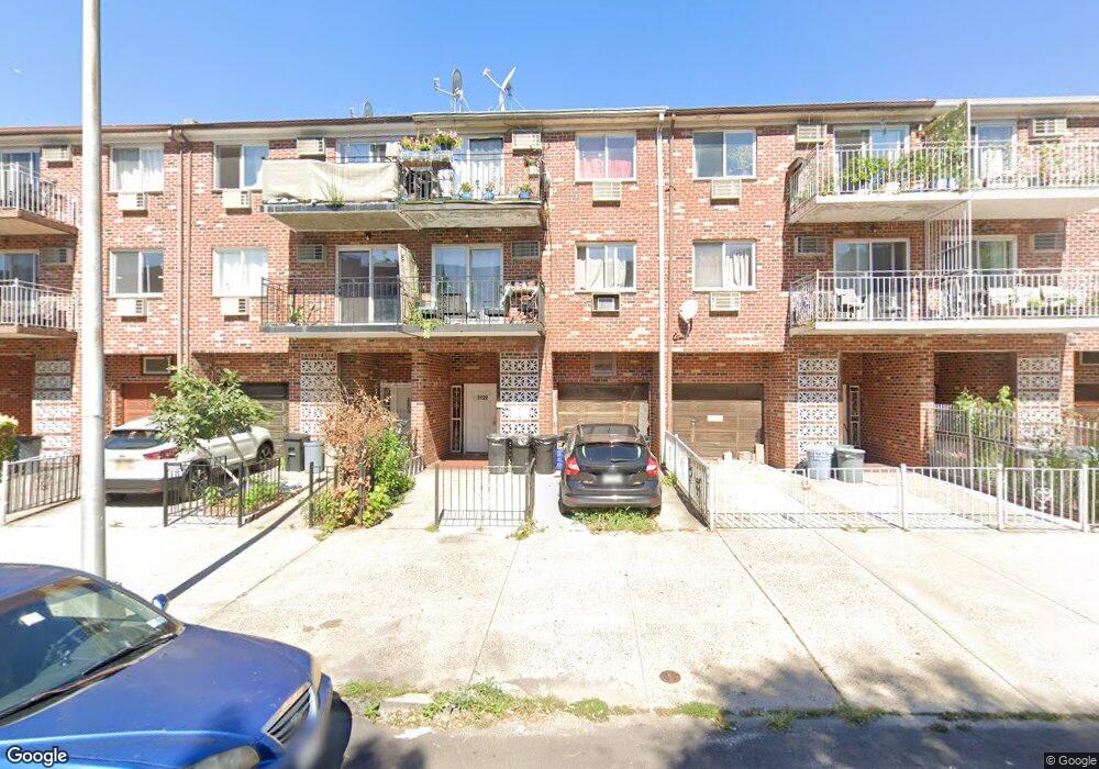 31-20 47 Th St unit 3, New York City, NY 11103 - photo 1