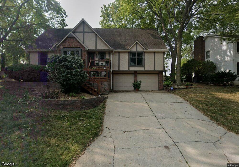 1422 NW Woodcreek Cir, Blue Springs, MO 64015 - photo 1