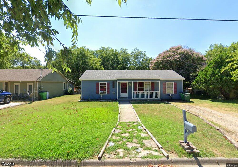 1115 S Howeth St, Gainesville, TX 76240 - photo 1