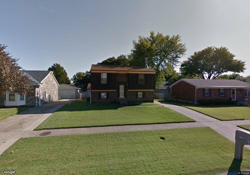 6810 Spourtland Dr, Louisville, KY 40228 - photo 1