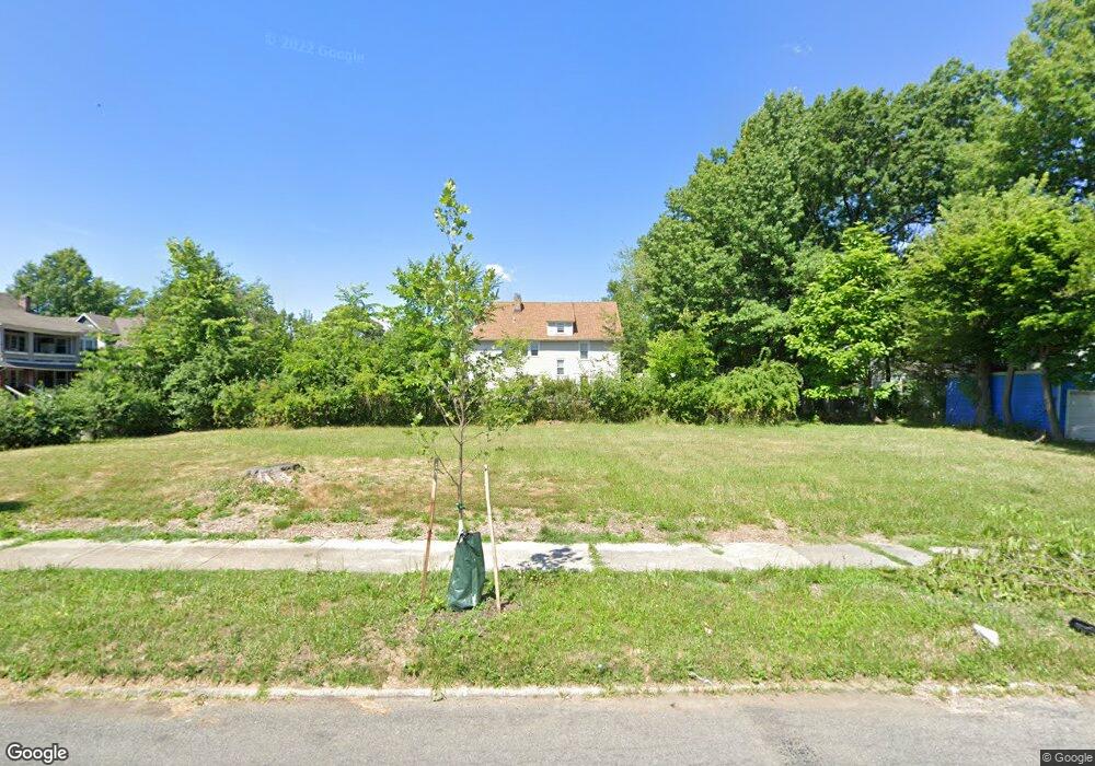 1760 Compton Rd, Cleveland, OH 44118 - photo 1