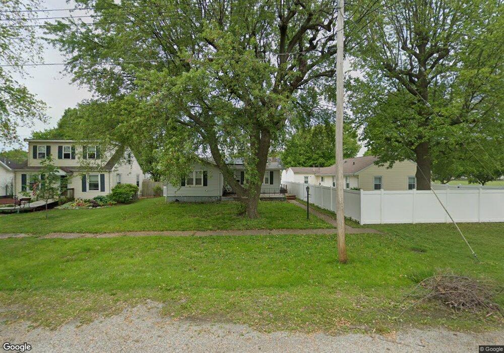 905 S 13th St, Mattoon, IL 61938 - photo 1