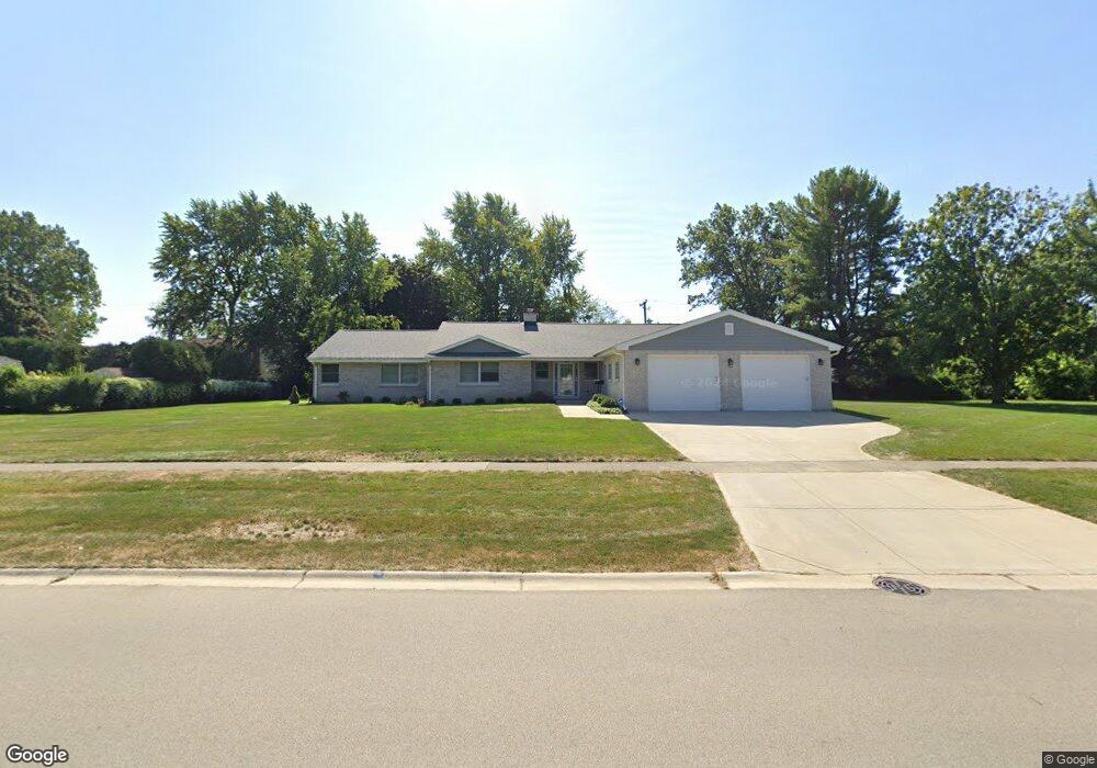 514 W Gartner Rd, Naperville, IL 60540 - photo 1