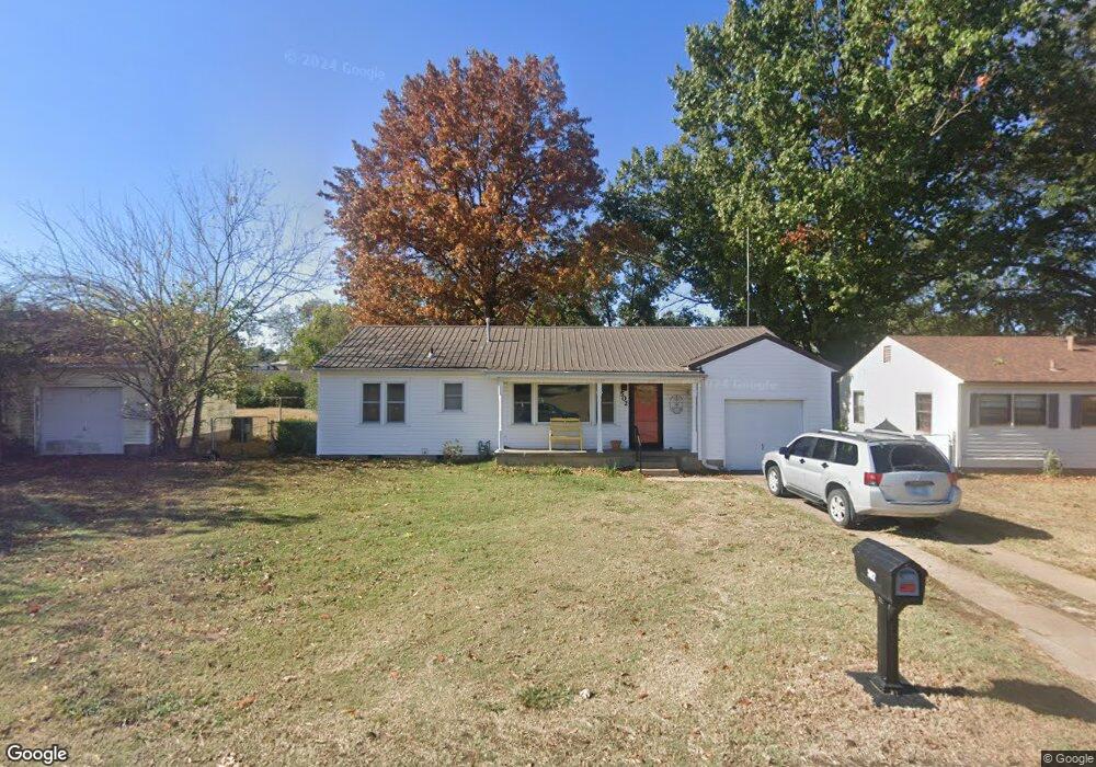 502 Emerson Dr, Okmulgee, OK 74447 - photo 1