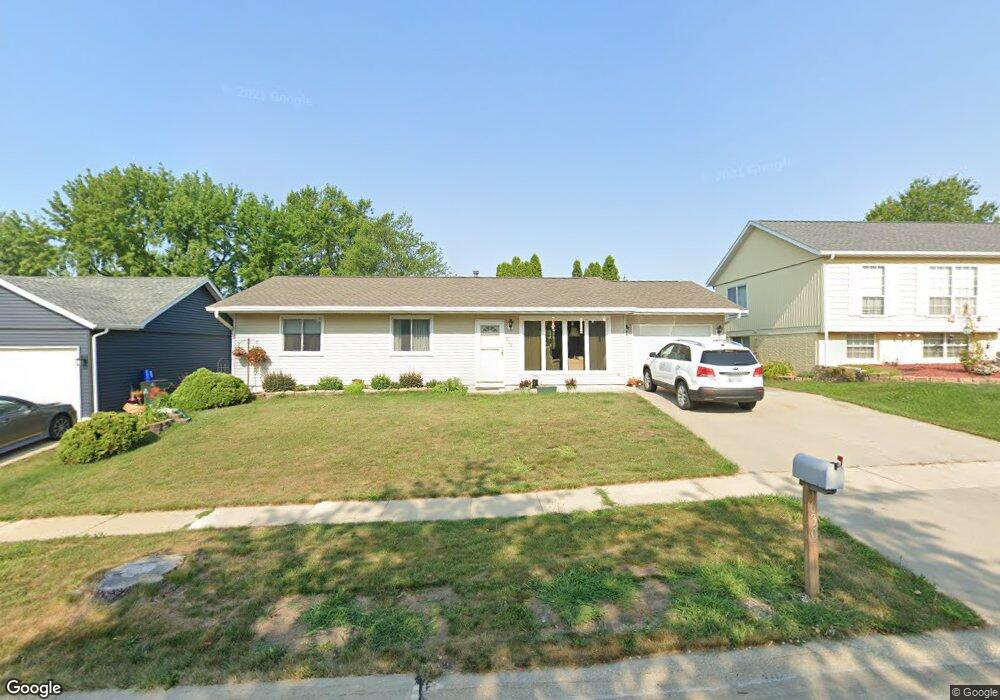 630 Concord Ln NW, Cedar Rapids, IA 52405 - photo 1