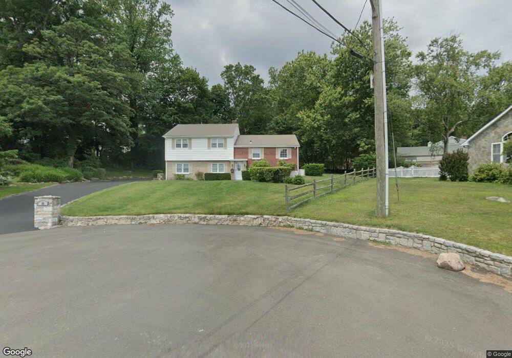 25 Gaymoor Cir, Stamford, CT 06907 - photo 1