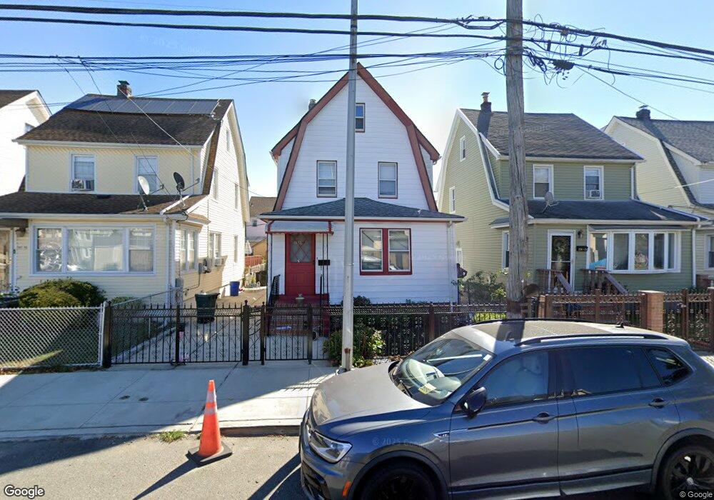 17640 Sunbury Rd, Jamaica, NY 11434 - photo 1