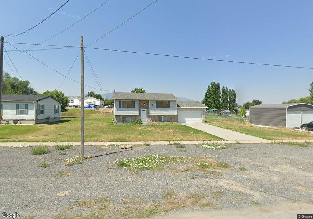 221 N Center St, Hyrum, UT 84319 - photo 1