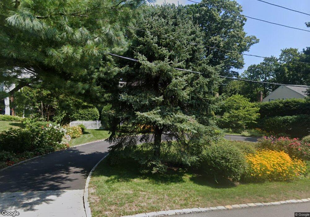 415 Carpenter Ave, Sea Cliff, NY 11579 - photo 1