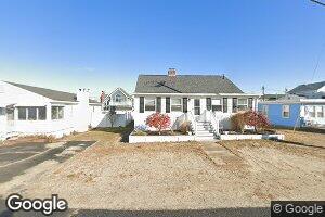 43 Hooksett St, Seabrook, NH 03874