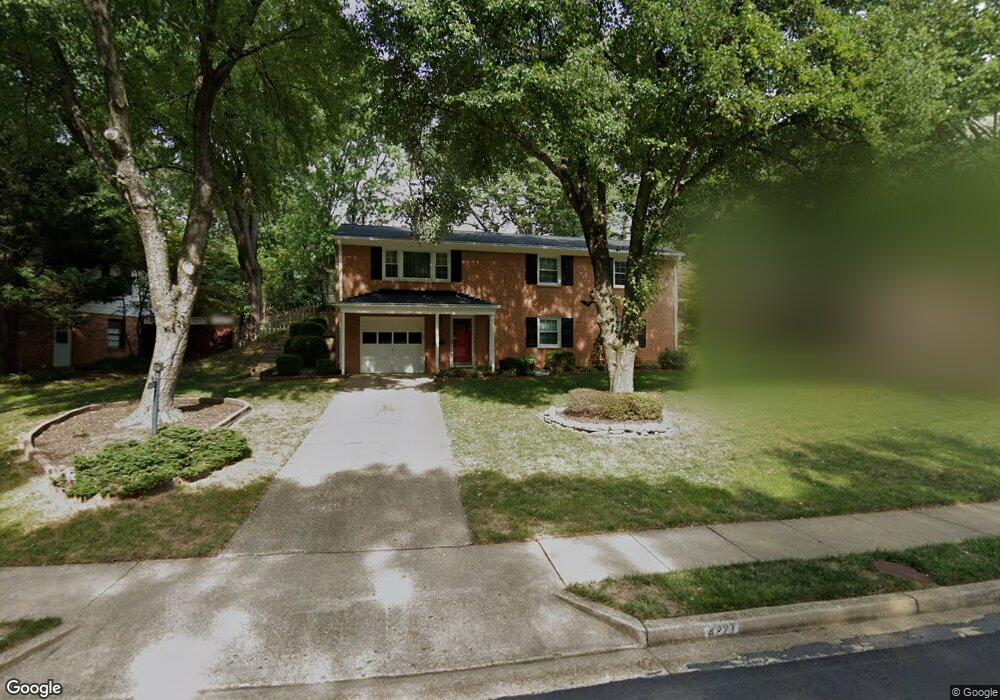 4227 Braeburn Dr, Fairfax, VA 22032 - photo 1