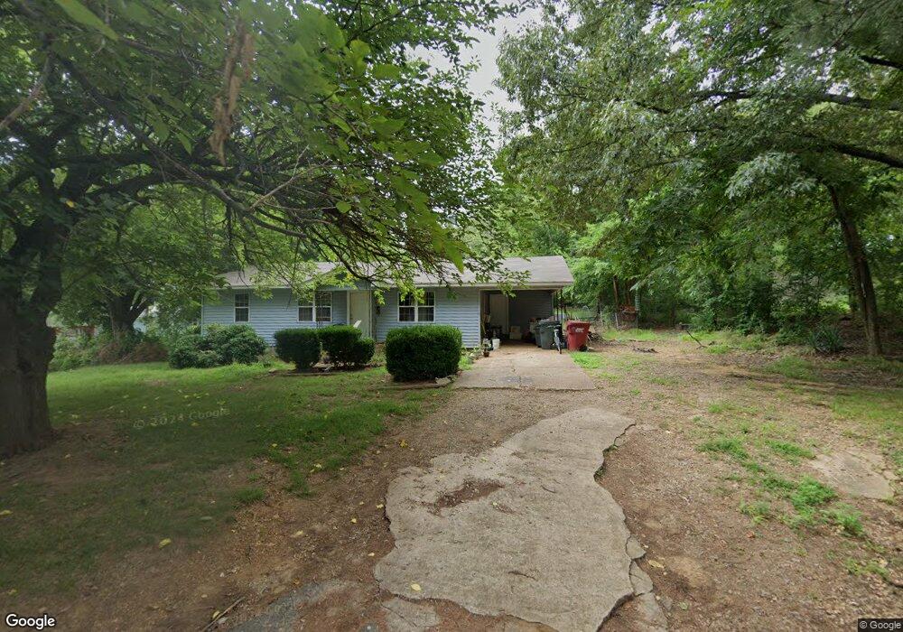 907 W Arthur St, Hugo, OK 74743 - photo 1