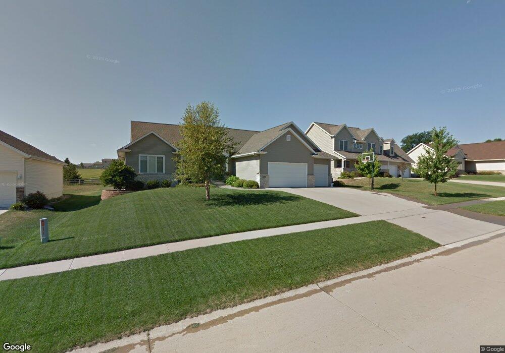 6609 Cottage Ridge Ct NE, Cedar Rapids, IA 52411 - photo 1