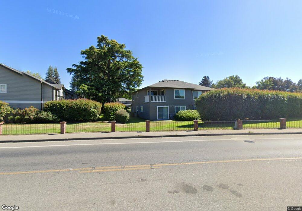 1011 SE Camelot Dr, Grants Pass, OR 97526 - photo 1