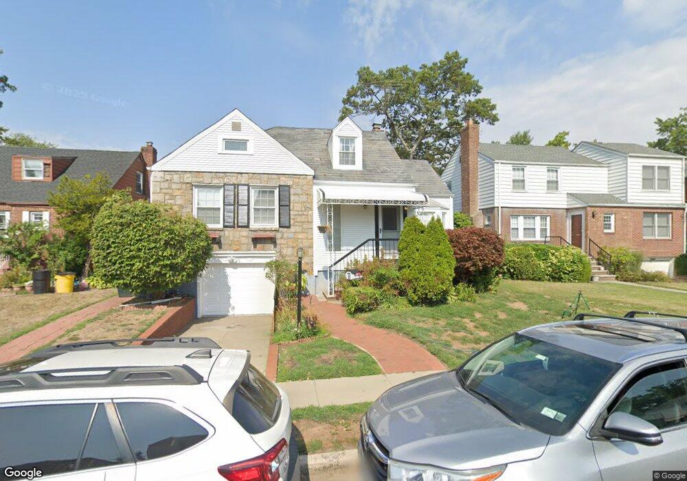 10 Damson Ln, Valley Stream, NY 11581 - photo 1