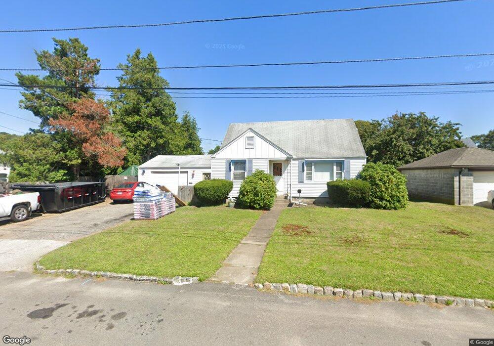 27 Village Cir, Warwick, RI 02888 - photo 1