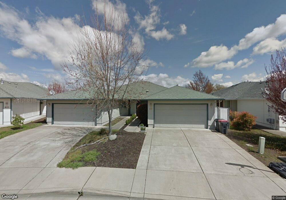 918 Glengrove Ave, Central Point, OR 97502 - photo 1