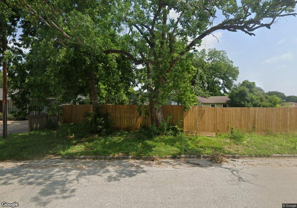 916 W Donovan St, Houston, TX 77091 - photo 1
