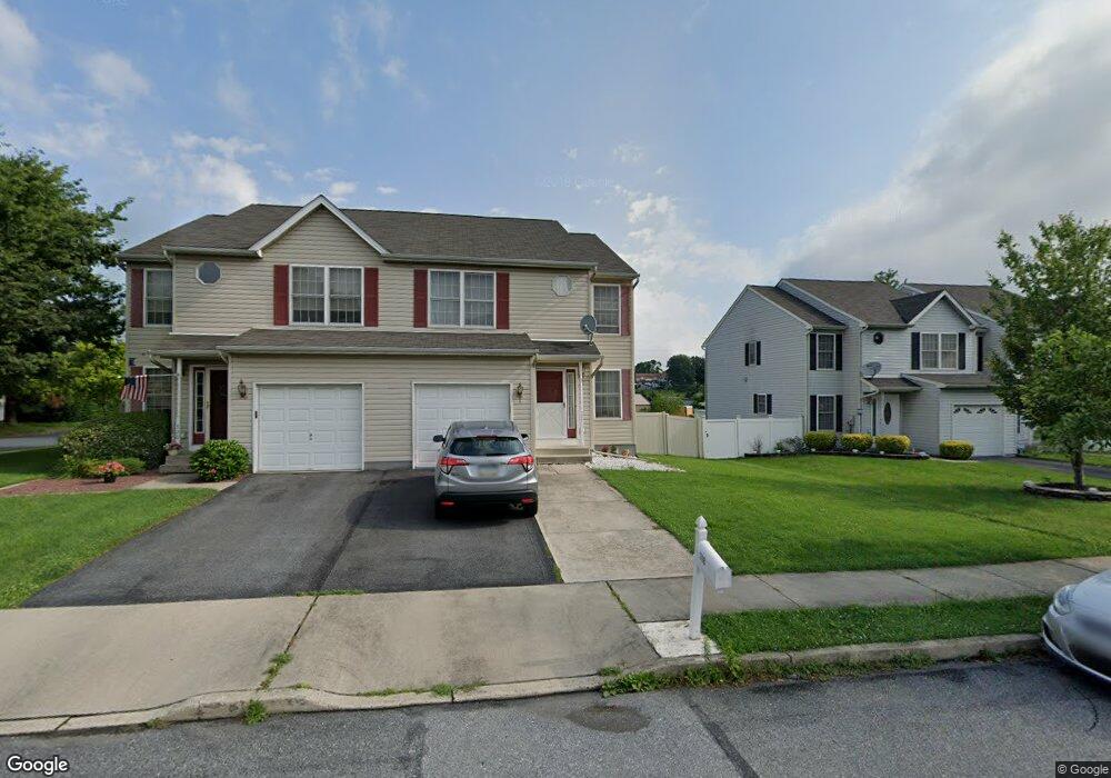 718 Karoly St, Freemansburg, PA 18017 - photo 1