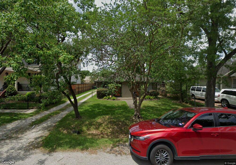 635 E 10th 1/2 St, Houston, TX 77008 - photo 1