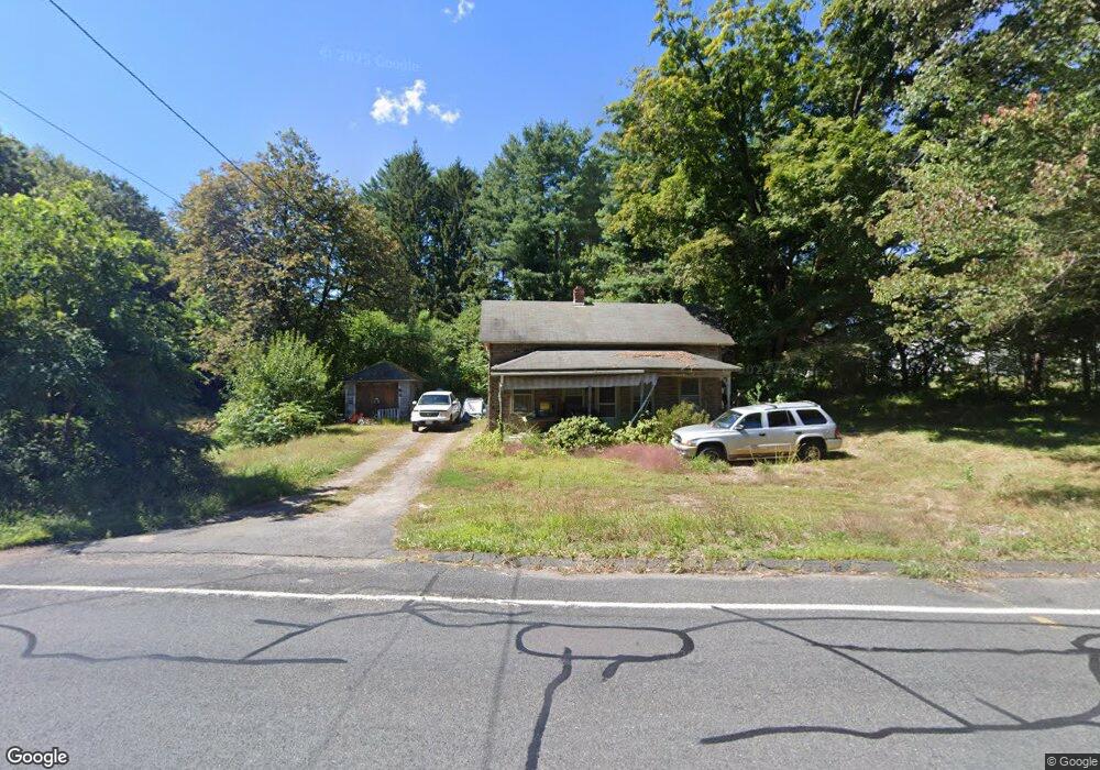 92 N Maple St, Hadley, MA 01035 - photo 1