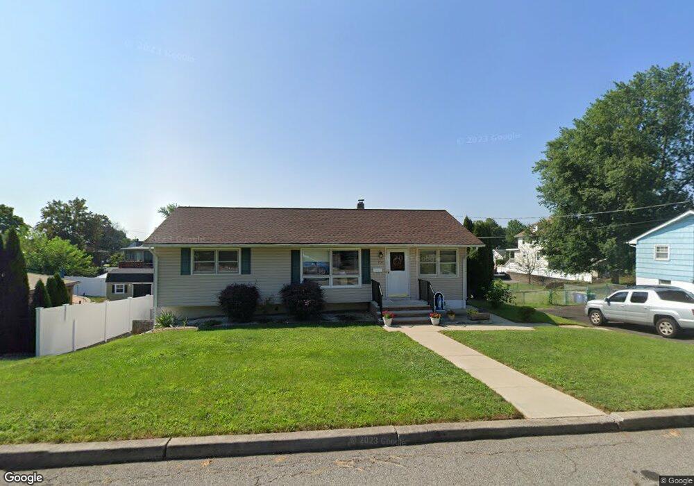 707 Plainfield Ave, Raritan, NJ 08869 - photo 1