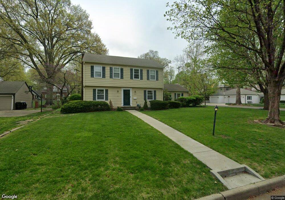 3535 SW Avalon Ln, Topeka, KS 66604 - photo 1