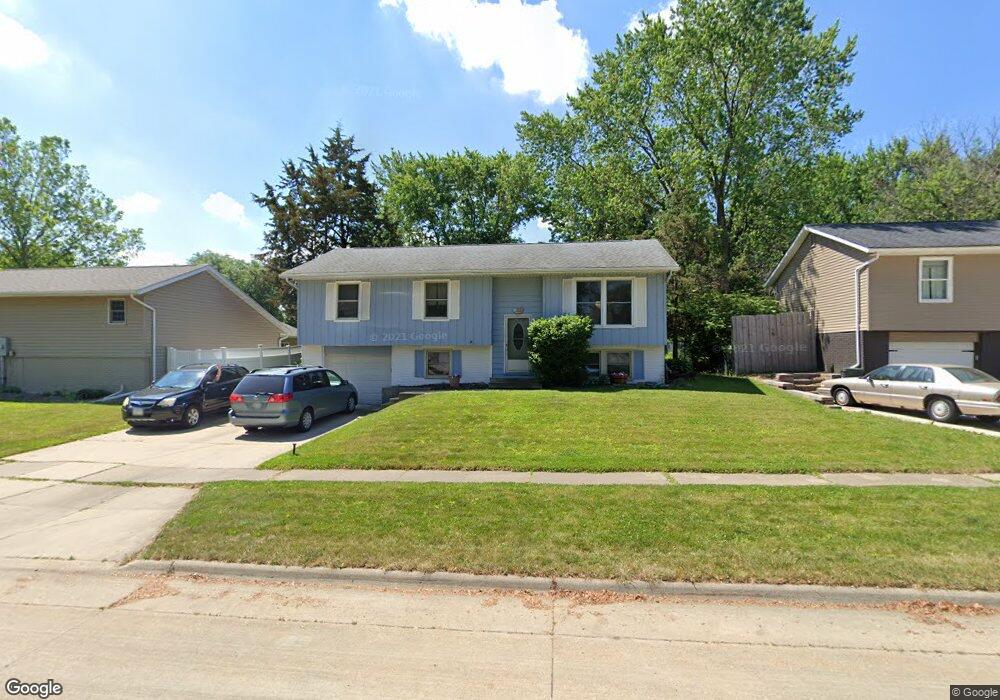 1201 Lilac Ln, Cedar Falls, IA 50613 - photo 1