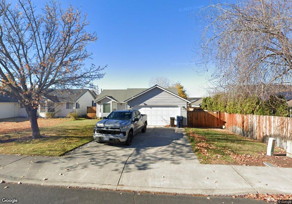 1929 SW 29th St, Redmond, OR 97756 - photo 1