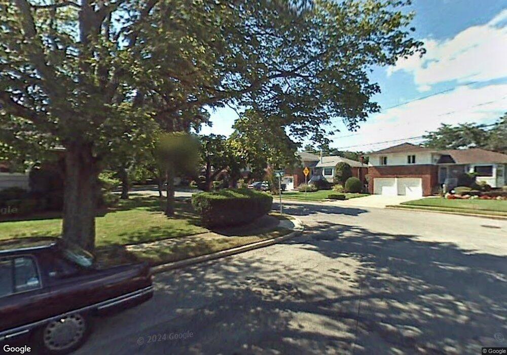 980 Mark Dr, North Bellmore, NY 11710 - photo 1