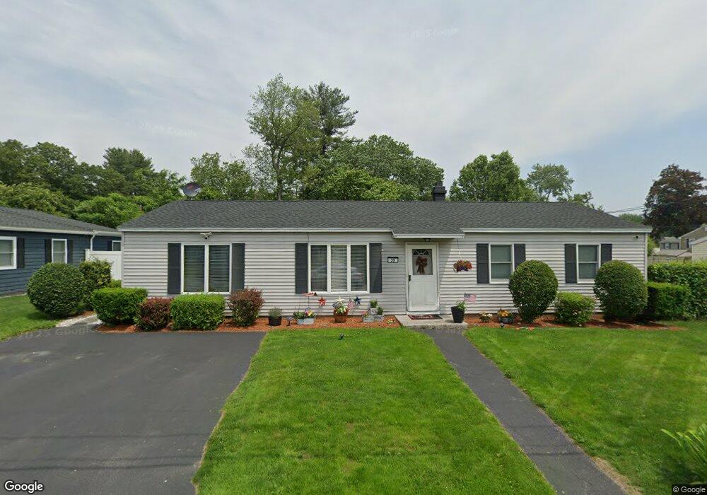 39 Laurie Ln, Lowell, MA 01854 - photo 1