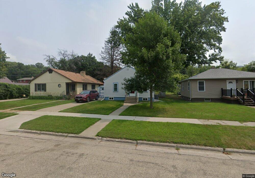 808 2nd Ave NE, Jamestown, ND 58401 - photo 1