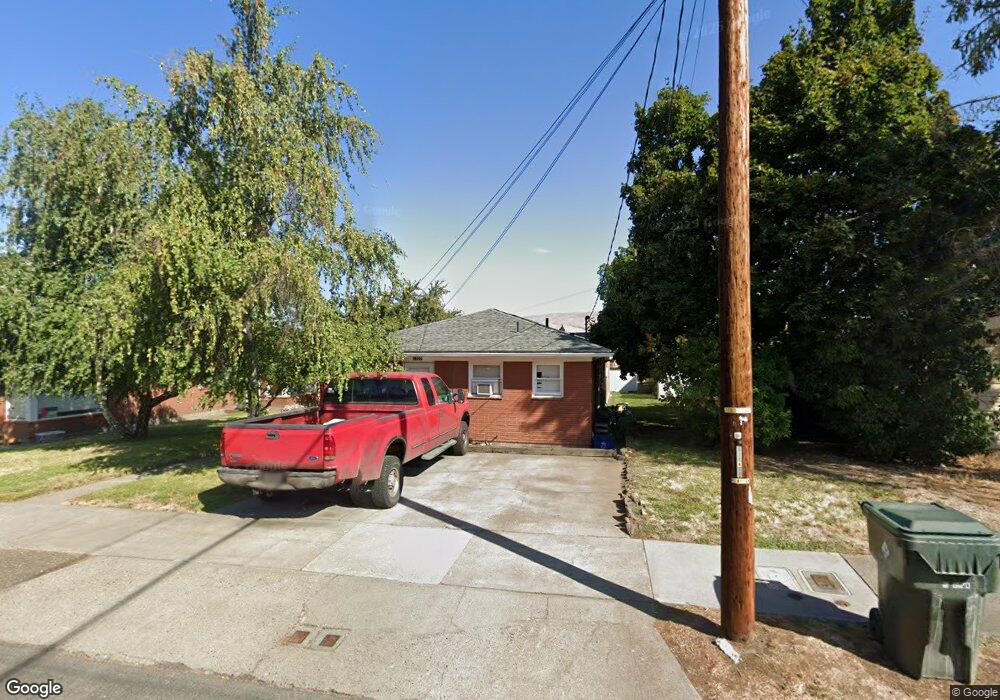 1805 E 12th St, the Dalles, OR 97058 - photo 1