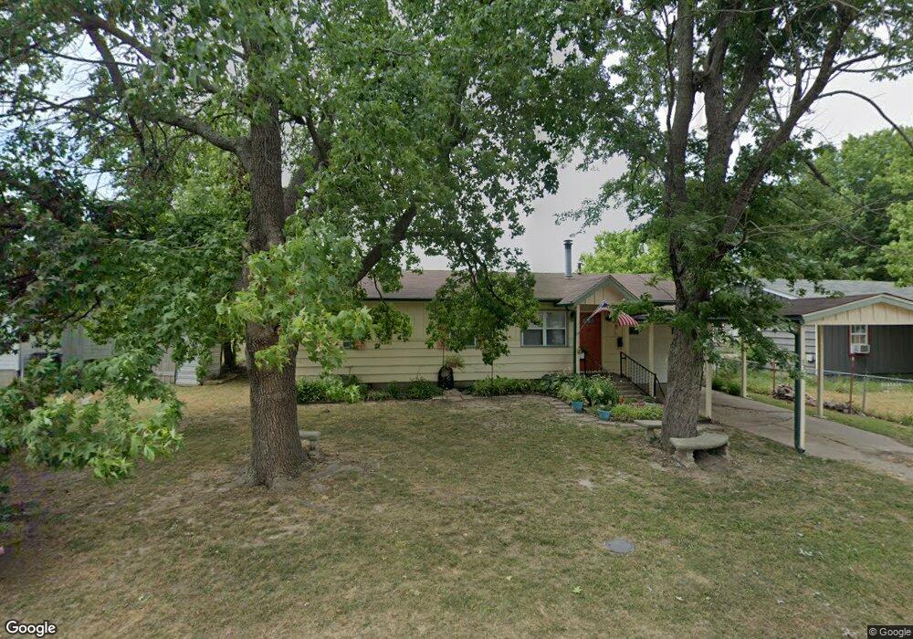 334 E Maple St, Skiatook, OK 74070 - photo 1