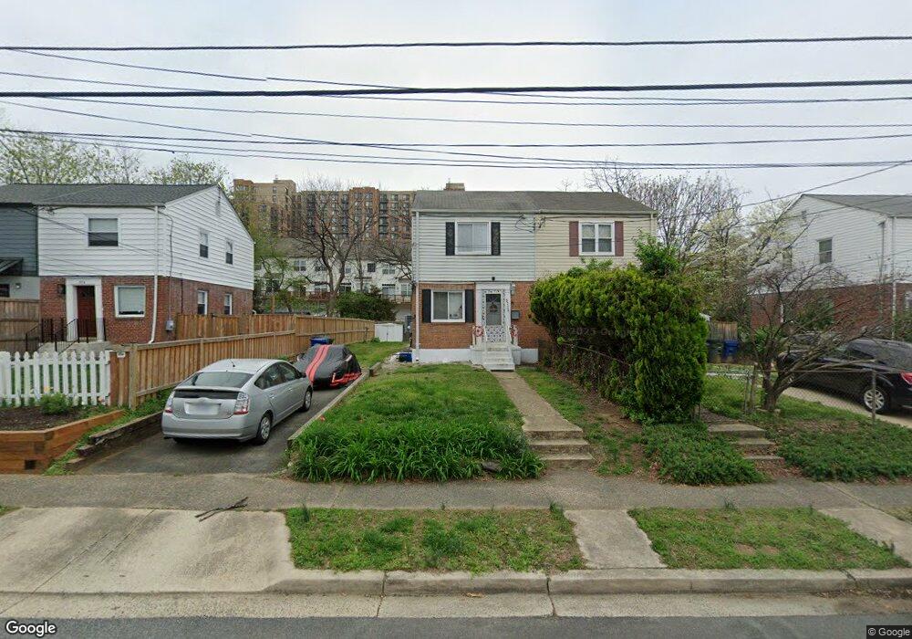 5712 Fenwick Dr, Alexandria, VA 22303 - photo 1