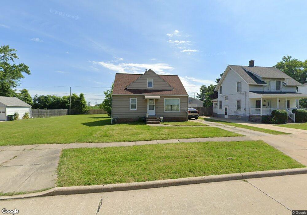 1389 Craneing Rd, Wickliffe, OH 44092 - photo 1