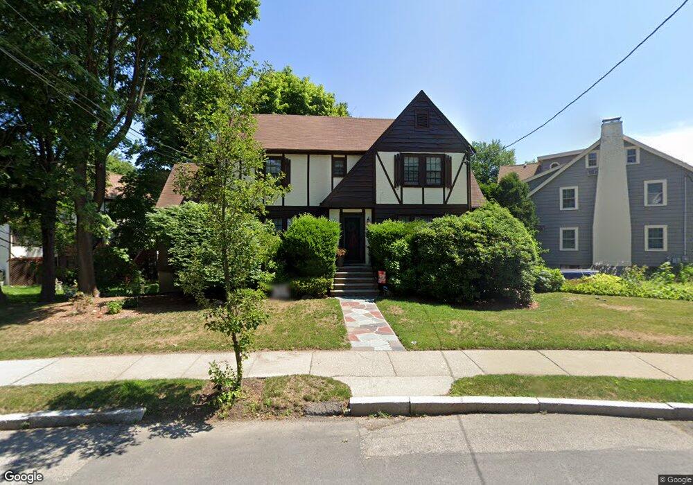 134 Woodcliff Rd unit 2, Newton Highlands, MA 02461 - photo 1