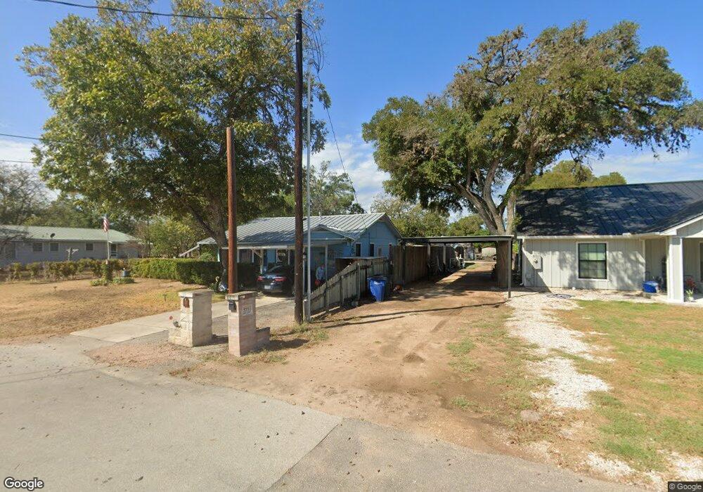 565 E Commerce St, New Braunfels, TX 78130 - photo 1