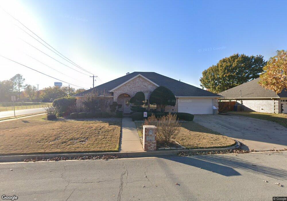 7001 Lonesome Oaks Dr, North Richland Hills, TX 76182 - photo 1