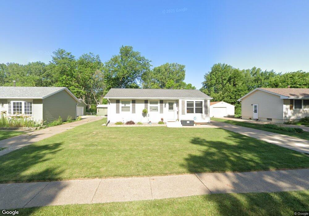 3412 N Pine St, Davenport, IA 52806 - photo 1