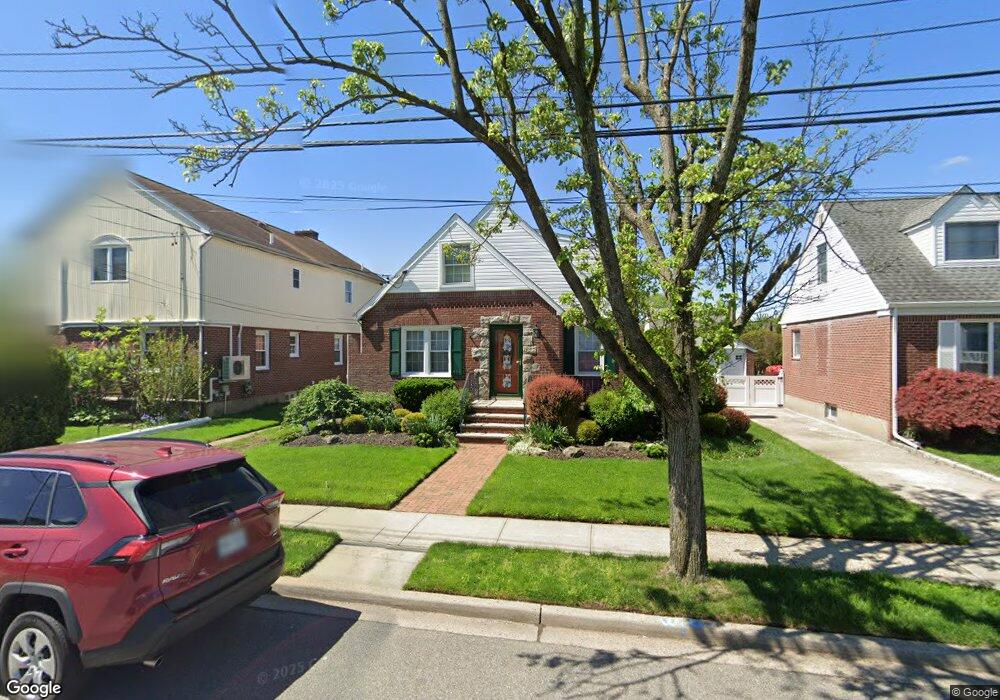 37 Paul Ave, New Hyde Park, NY 11040 - photo 1