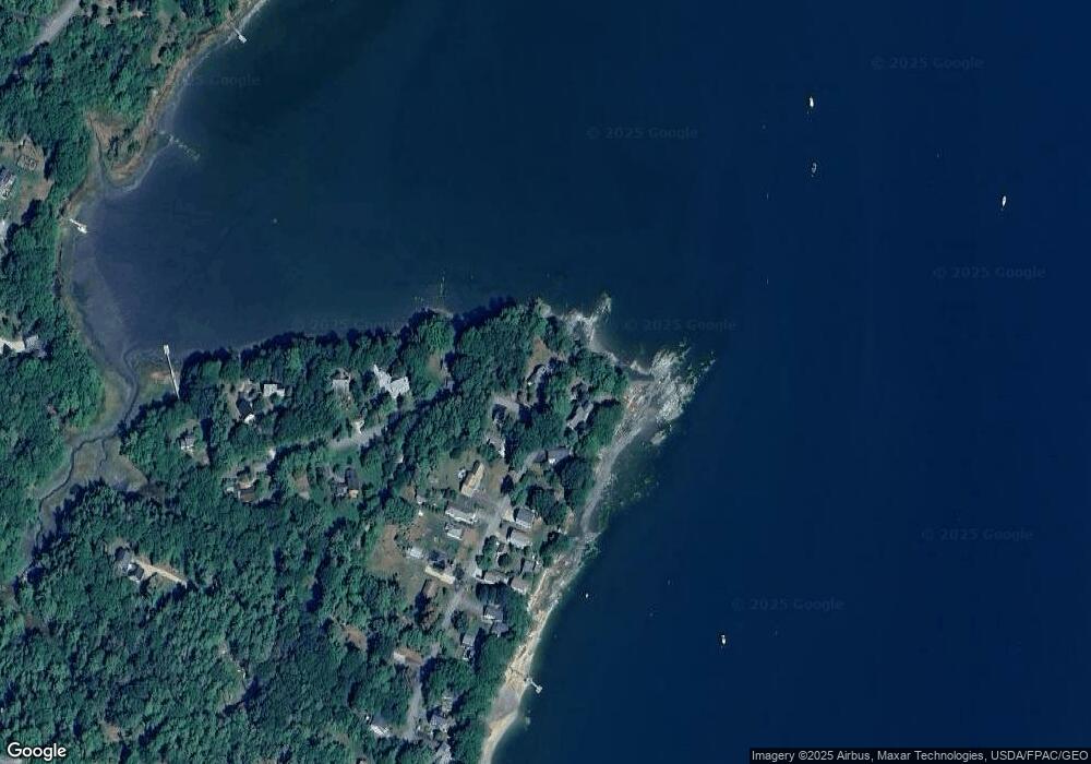 126 Maquoit Dr, Freeport, ME 04032 - photo 1