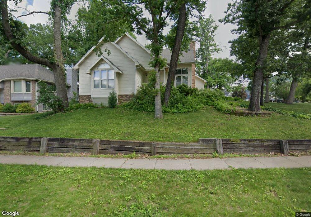 3612 Coppermill Rd NE, Cedar Rapids, IA 52402 - photo 1