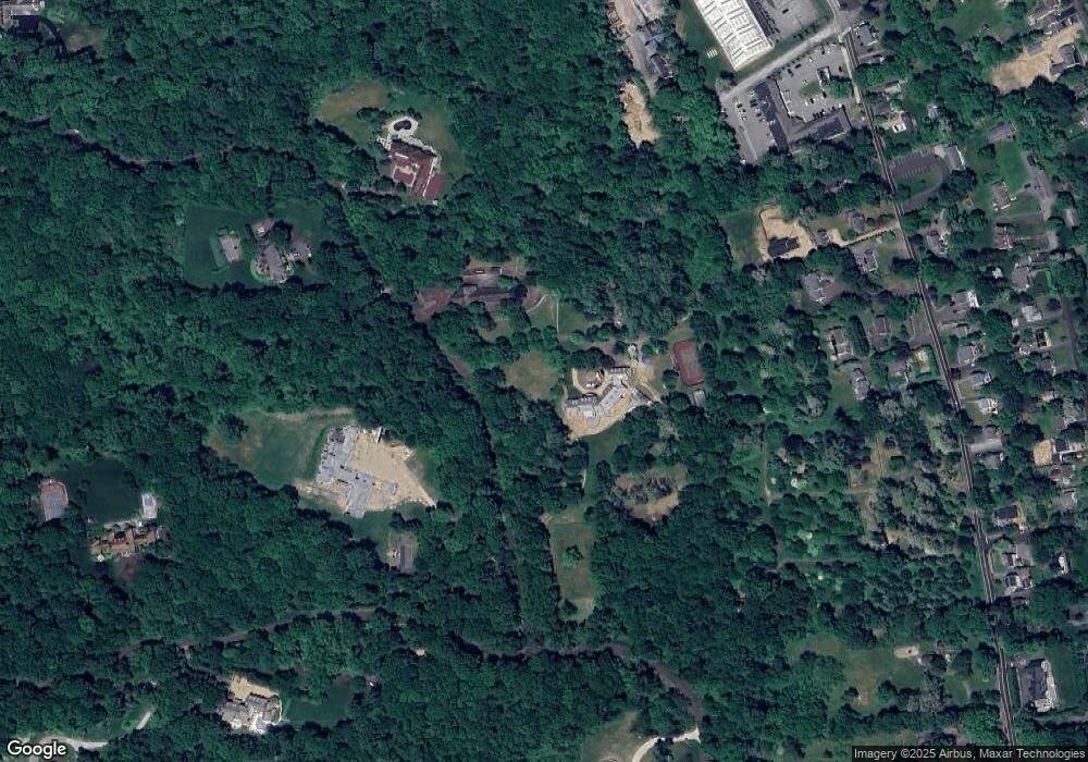 16 Cowdray Park Dr, Greenwich, NY 06831 - photo 1