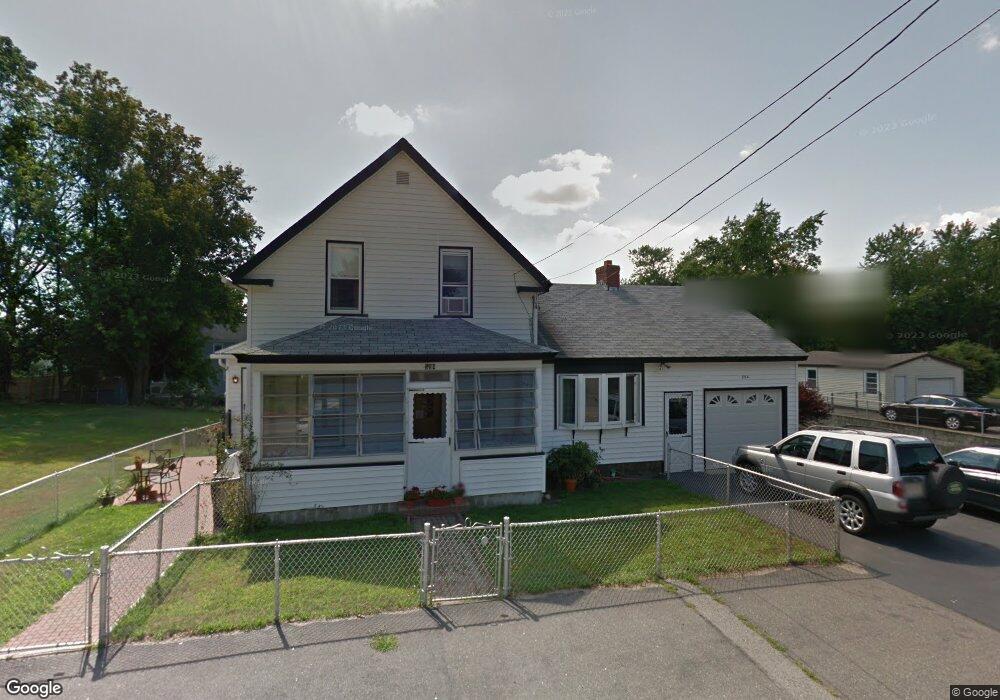 554 Hildreth St, Dracut, MA 01826 - photo 1