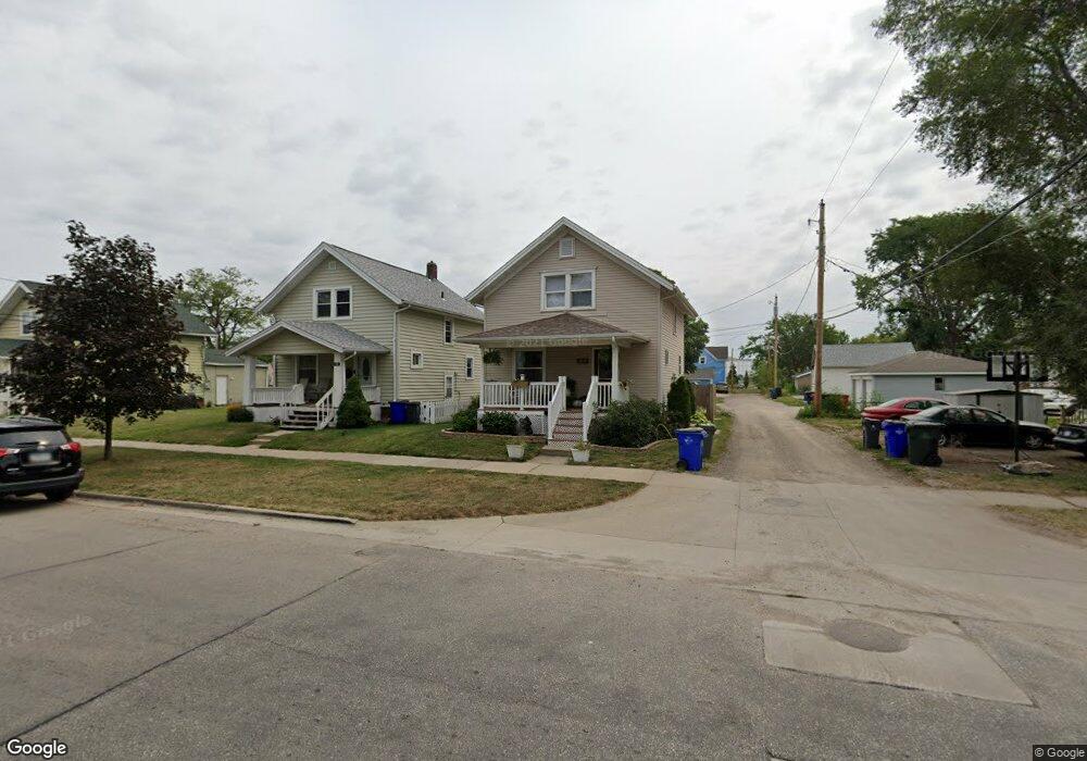 405 E Ave NW, Cedar Rapids, IA 52405 - photo 1