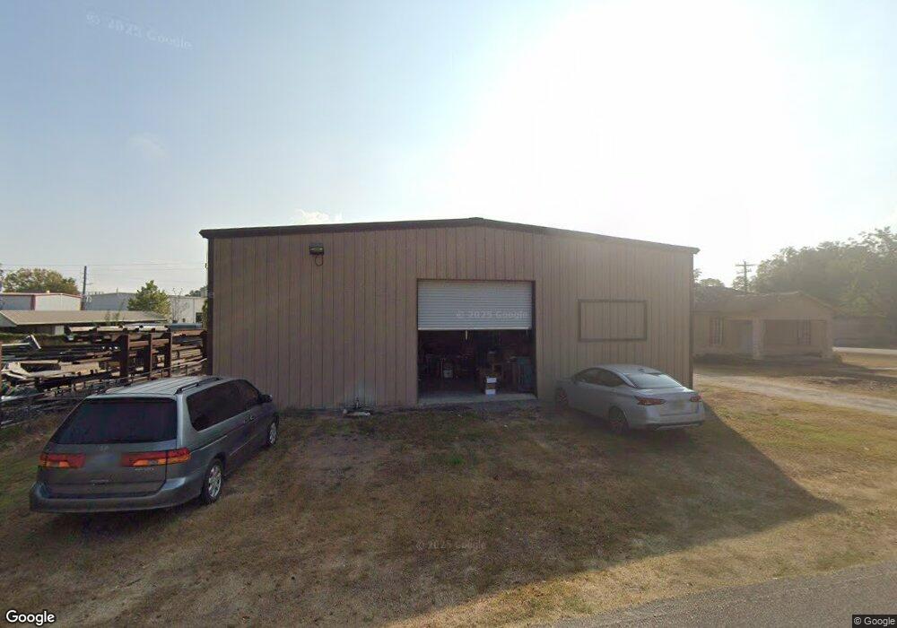 702 Elm St, Waller, TX 77484 - photo 1